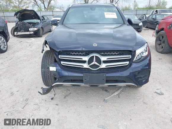 ✅ 2019 Mercedes-Benz GLC 300 • VIN: WDC0G4KB5KV185843 • Lot: 42082096. Wystawiony na IAAI z przebiegiem 83 210 mil. Bezpłatny archiwum sprzedaży aukcyjnych z USA i szczegółowy raport historii pojazdu na DreamBid. Zdjęcie 6.