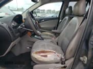 ✅ 2007 Saturn VUE V6 • VIN: 5GZCZ53407S866180 • Lot: 51669885. Wystawiony na Copart z przebiegiem 325 320 mil. Bezpłatny archiwum sprzedaży aukcyjnych z USA i szczegółowy raport historii pojazdu na DreamBid. Zdjęcie 7.