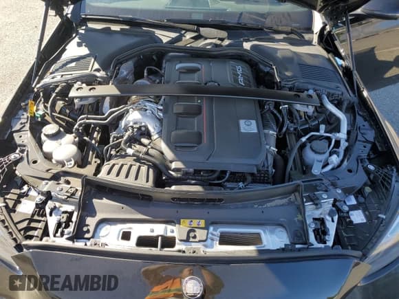 ✅ 2024 Mercedes-Benz C 63 S AMG E Performance • VIN: W1KAF8AB6RR186031 • Lot: 84220074. Wystawiony na Copart z przebiegiem 7 202 mil. Bezpłatny archiwum sprzedaży aukcyjnych z USA i szczegółowy raport historii pojazdu na DreamBid. Zdjęcie 13.