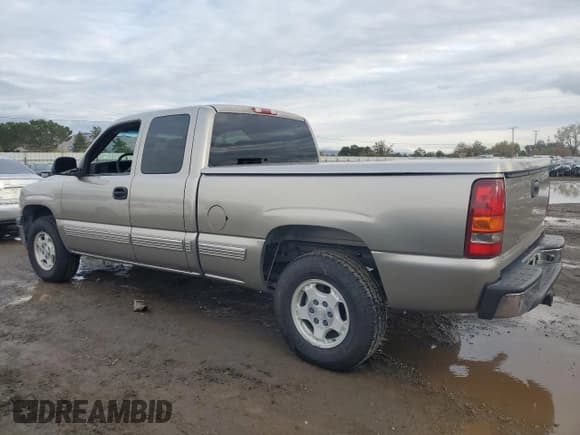 ✅ 2001 Chevrolet Silverado 1500 LT • VIN: 1GCEK19T71E225636 • Лот: 82580444. Опубликован ранее на Copart с пробегом 208 271 миль. Бесплатный доступ к архиву аукционных продаж из США и подробный отчёт об истории автомобиля на DreamBid. Изображение 2.