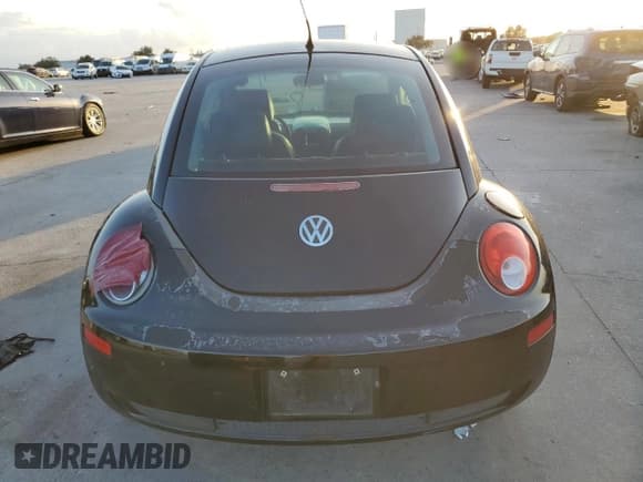 ✅ 2010 Volkswagen Beetle • VIN: 3VWPG3AG7AM013265 • Lot: 45587005. Wystawiony na Copart z przebiegiem 154 061 mil. Bezpłatny archiwum sprzedaży aukcyjnych z USA i szczegółowy raport historii pojazdu na DreamBid. Zdjęcie 6.