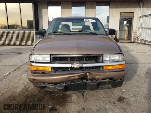 ✅ 2002 Chevrolet S-10 LS • VIN: 1GCCS19W228114462 • Лот: 80501824. Опубликован ранее на Copart с пробегом 213 789 миль. Бесплатный доступ к архиву аукционных продаж из США и подробный отчёт об истории автомобиля на DreamBid. Изображение 5.