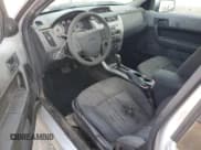 ✅ 2010 Ford Focus SE • VIN: 1FAHP3CN0AW136690 • Lot: 67284695. Wystawiony na Copart z przebiegiem 222 425 mil. Bezpłatny archiwum sprzedaży aukcyjnych z USA i szczegółowy raport historii pojazdu na DreamBid. Zdjęcie 8.