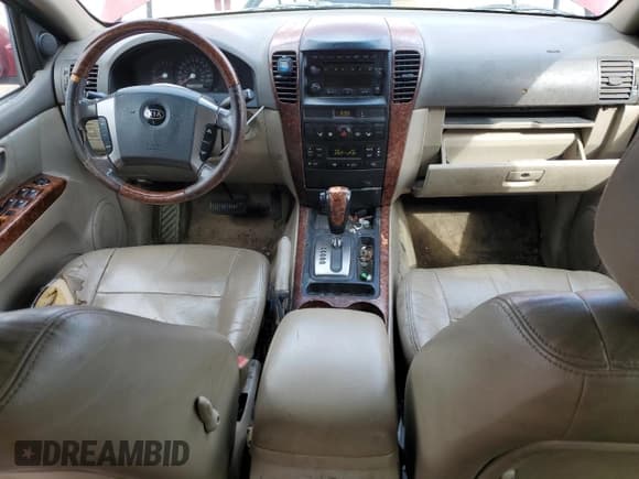 ✅ 2003 Kia Sorento LX • VIN: KNDJD733735114785 • Лот: 46847715. Опубликован ранее на Copart с пробегом 188 449 миль. Бесплатный доступ к архиву аукционных продаж из США и подробный отчёт об истории автомобиля на DreamBid. Изображение 8.