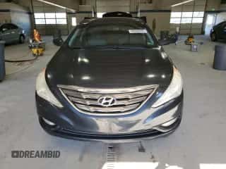 2013 Hyundai Sonata SE z VIN 5NPEC4AC4DH538044, wystawiony jako Copart lot #82606485 z przebiegiem 186 482 mil mil oraz Szkoda całkowita • Salvage title. Historia ofert i sprzedaży dostępna na DreamBid. Obrazek 5.