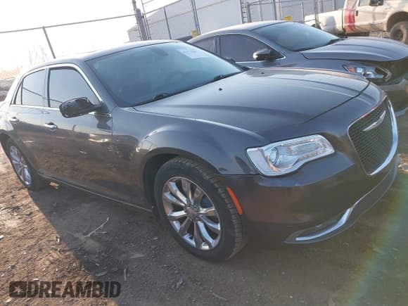 ✅ 2020 Chrysler 300 Limited • VIN: 2C3CCAKG5LH142031 • Lot: 41779681. Wystawiony na IAAI z przebiegiem 73 899 mil. Bezpłatny archiwum sprzedaży aukcyjnych z USA i szczegółowy raport historii pojazdu na DreamBid. Zdjęcie 1.