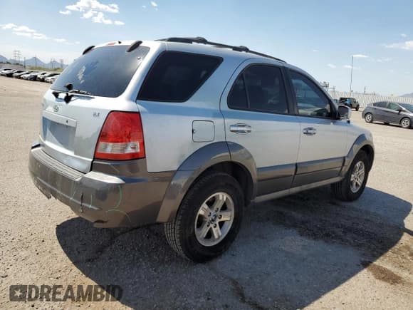 ✅ 2004 Kia Sorento LX • VIN: KNDJD733045280079 • Lot: 67934405. Wystawiony na Copart z przebiegiem 107 511 mil. Bezpłatny archiwum sprzedaży aukcyjnych z USA i szczegółowy raport historii pojazdu na DreamBid. Zdjęcie 3.