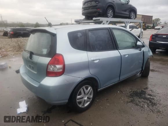 ✅ 2007 Honda Fit • VIN: JHMGD38437S061917 • Lot: 90583195. Listed on Copart with 273,308 mi. Free auction sales archive from the USA and detailed vehicle history report at DreamBid. Image 3.