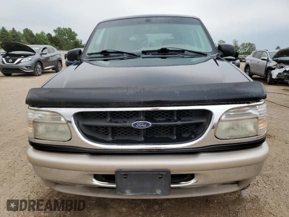 ✅ 1998 Ford Explorer XL • VIN: 1FMZU34E9WZB29566 • Lot: 58847655. Listed on Copart with 144,480 mi. Free auction sales archive from the USA and detailed vehicle history report at DreamBid. Image 5.