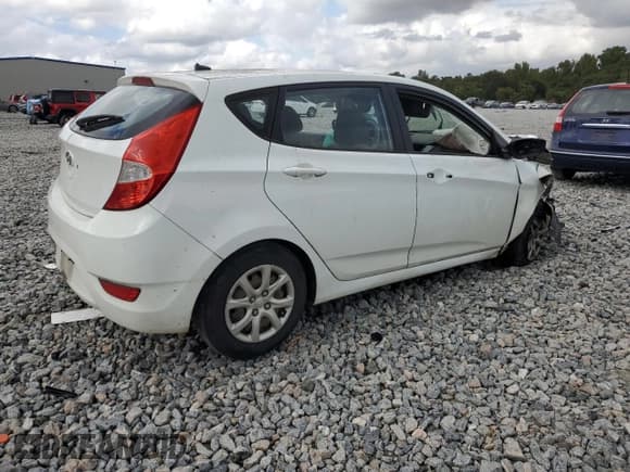 ✅ 2013 Hyundai Accent GS • VIN: KMHCT5AE6DU094066 • Lot: 82199995. Wystawiony na Copart z przebiegiem Nie podano. Bezpłatny archiwum sprzedaży aukcyjnych z USA i szczegółowy raport historii pojazdu na DreamBid. Zdjęcie 3.