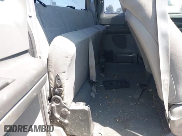 ✅ 2003 Ford F-250 XL • VIN: 1FTNX20L93ED80955 • Lot: 42160315. Listed on IAAI with 311,244 mi. Free auction sales archive from the USA and detailed vehicle history report at DreamBid. Image 8.