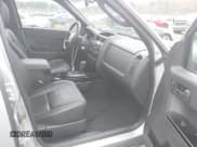 ✅ 2009 Ford Escape Limited • VIN: 1FMCU04G39KA92288 • Lot: 43573741. Listed on IAAI with 143,621 mi. Free auction sales archive from the USA and detailed vehicle history report at DreamBid. Image 5.