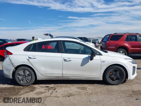 ✅ 2020 Hyundai Ioniq Blue • VIN: KMHC65LC4LU243088 • Lot: 41465637. Wystawiony na IAAI z przebiegiem 141 081 mil. Bezpłatny archiwum sprzedaży aukcyjnych z USA i szczegółowy raport historii pojazdu na DreamBid. Zdjęcie 14.