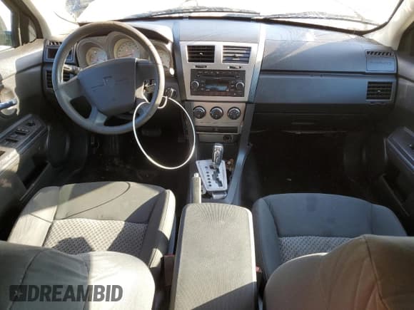 ✅ 2009 Dodge Avenger SE • VIN: 1B3LC46B09N563569 • Lot: 70236344. Wystawiony na Copart z przebiegiem 133 091 mil. Bezpłatny archiwum sprzedaży aukcyjnych z USA i szczegółowy raport historii pojazdu na DreamBid. Zdjęcie 8.