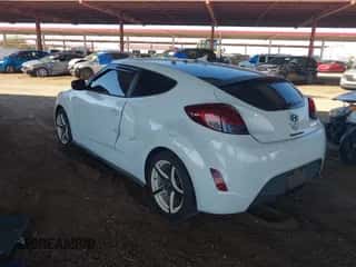 2016 Hyundai Veloster z VIN KMHTC6ADXGU288262, wystawiony jako IAAI lot #43321265 z przebiegiem 126 802 mil mil oraz . Historia ofert i sprzedaży dostępna na DreamBid. Obrazek 3.
