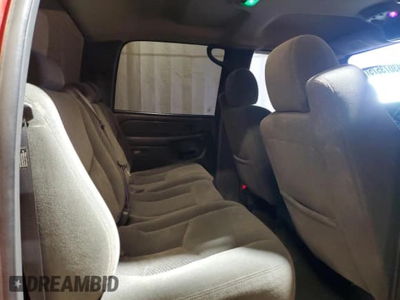 ✅ 2004 Chevrolet Silverado 2500HD LS • VIN: 1GCHK23U34F143230 • Lot: 93073575. Wystawiony na Copart z przebiegiem 200 178 mil. Bezpłatny archiwum sprzedaży aukcyjnych z USA i szczegółowy raport historii pojazdu na DreamBid. Zdjęcie 10.