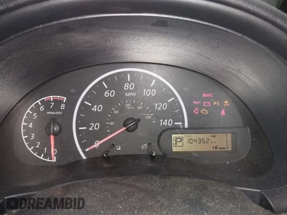 ✅ 2016 Nissan Versa S Plus • VIN: 3N1CN7AP4GL855383 • Lot: 43529284. Wystawiony na IAAI z przebiegiem 104 352 mil. Bezpłatny archiwum sprzedaży aukcyjnych z USA i szczegółowy raport historii pojazdu na DreamBid. Zdjęcie 7.