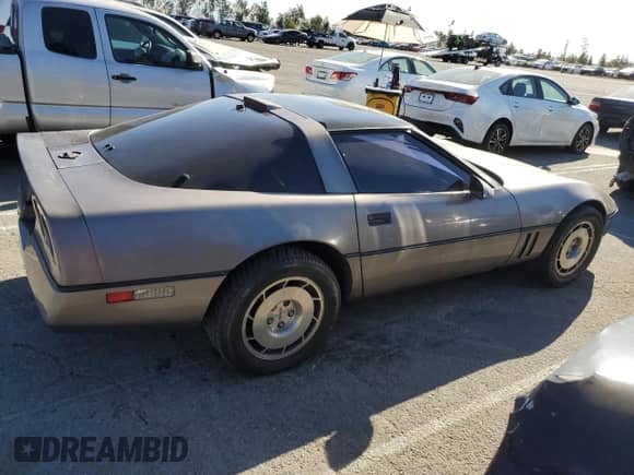 1988 Chevrolet Corvette с VIN 1G1YY2182J5103560, выставлен на аукционе Copart как лот 88963885 с пробегом 99 645 миль миль и Чистый • Clean title. История ставок и продаж доступна на DreamBid. Изображение 3.