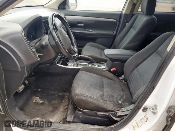 ✅ 2018 Mitsubishi Outlander SE • VIN: JA4AD3A31JZ014712 • Lot: 63241275. Wystawiony na Copart z przebiegiem 179 660 mil. Bezpłatny archiwum sprzedaży aukcyjnych z USA i szczegółowy raport historii pojazdu na DreamBid. Zdjęcie 7.