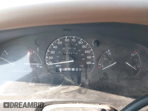 ✅ 1996 Ford Ranger XL • VIN: 1FTCR10A0TUA55546 • Lot: 42872200. Wystawiony na IAAI z przebiegiem 177 576 mil. Bezpłatny archiwum sprzedaży aukcyjnych z USA i szczegółowy raport historii pojazdu na DreamBid. Zdjęcie 7.