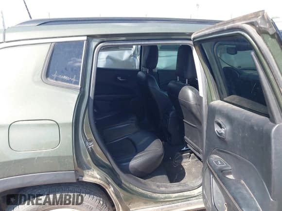 ✅ 2020 Jeep Compass Latitude • VIN: 3C4NJCBBXLT198869 • Lot: 42885397. Listed on IAAI with 163,554 mi. Free auction sales archive from the USA and detailed vehicle history report at DreamBid. Image 8.