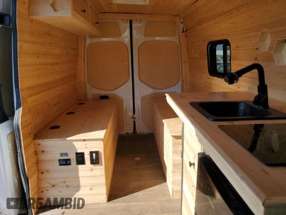 ✅ 2023 Mercedes-Benz Sprinter • VIN: W1Y4NBHY0PT147870 • Лот: 67999405. Опубликован ранее на Copart с пробегом 18 492 миль. Бесплатный доступ к архиву аукционных продаж из США и подробный отчёт об истории автомобиля на DreamBid. Изображение 10.