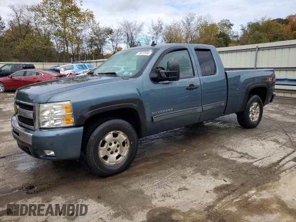 ✅ 2011 Chevrolet Silverado 1500 LT • VIN: 1GCRKSE35BZ316640 • Lot: 75673184. Listed on Copart with 154,918 mi. Free auction sales archive from the USA and detailed vehicle history report at DreamBid. Image 1.