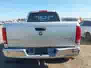 2005 Dodge 3500 SLT z VIN 3D7LS38C15G791333, wystawiony jako IAAI lot #42628158 z przebiegiem 188 963 mil mil oraz . Historia ofert i sprzedaży dostępna na DreamBid. Obrazek 16.