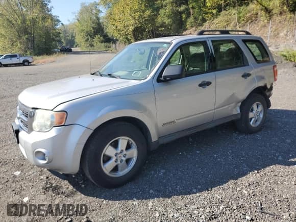 ✅ 2008 Ford Escape XLS • VIN: 1FMCU92Z38KA13404 • Lot: 81119785. Wystawiony na Copart z przebiegiem 219 816 mil. Bezpłatny archiwum sprzedaży aukcyjnych z USA i szczegółowy raport historii pojazdu na DreamBid. Zdjęcie 1.