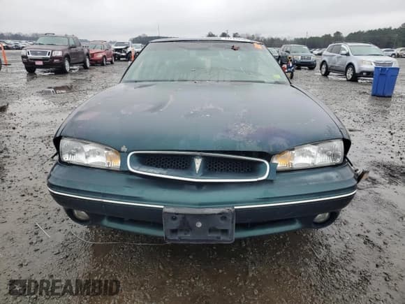 ✅ 1999 Pontiac Bonneville SE • VIN: 1G2HX52K4XH223068 • Lot: 44743945. Wystawiony na Copart z przebiegiem 183 356 mil. Bezpłatny archiwum sprzedaży aukcyjnych z USA i szczegółowy raport historii pojazdu na DreamBid. Zdjęcie 5.