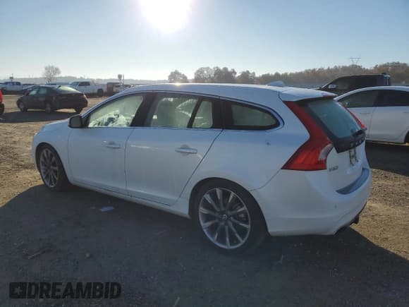 ✅ 2015 Volvo V60 T5 Drive-E Platinum • VIN: YV140MEM1F1266256 • Lot: 83092644. Listed on Copart with 44,048 mi. Free auction sales archive from the USA and detailed vehicle history report at DreamBid. Image 2.