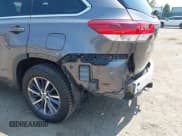 ✅ 2017 Toyota Highlander XLE • VIN: 5TDJZRFH9HS509332 • Lot: 42845718. Wystawiony na IAAI z przebiegiem 113 462 mil. Bezpłatny archiwum sprzedaży aukcyjnych z USA i szczegółowy raport historii pojazdu na DreamBid. Zdjęcie 6.