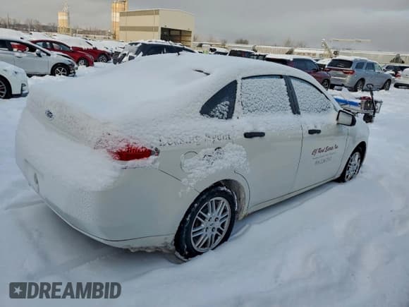 ✅ 2011 Ford Focus SE • VIN: 1FAHP3FN2BW152161 • Lot: 95230375. Wystawiony na Copart z przebiegiem Nie podano. Bezpłatny archiwum sprzedaży aukcyjnych z USA i szczegółowy raport historii pojazdu na DreamBid. Zdjęcie 3.