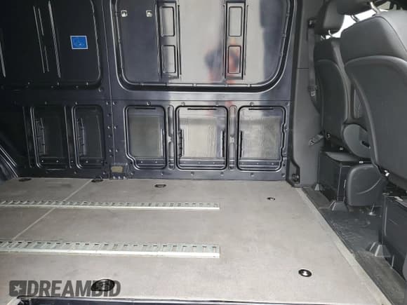 ✅ 2022 Mercedes-Benz Sprinter Cargo • VIN: W1W4ECHY5NT109594 • Лот: 86389144. Опубликован ранее на Copart с пробегом 148 413 миль. Бесплатный доступ к архиву аукционных продаж из США и подробный отчёт об истории автомобиля на DreamBid. Изображение 11.