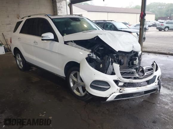 ✅ 2016 Mercedes-Benz GLE 350 • VIN: 4JGDA5HB8GA811157 • Лот: 42170442. Опубликован ранее на IAAI с пробегом 91 891 миль. Бесплатный доступ к архиву аукционных продаж из США и подробный отчёт об истории автомобиля на DreamBid. Изображение 1.