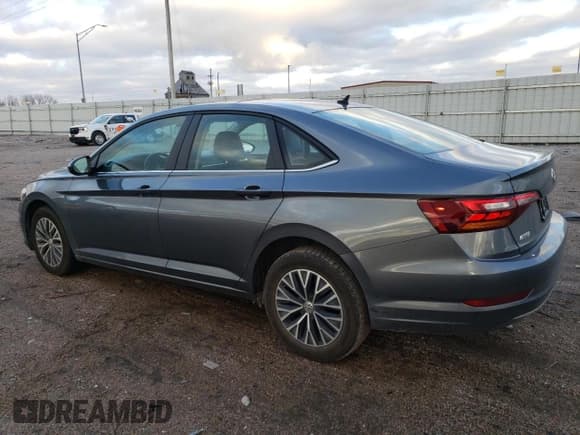✅ 2019 Volkswagen Jetta S • VIN: 3VWC57BU0KM124046 • Lot: 75404764. Wystawiony na Copart z przebiegiem 77 570 mil. Bezpłatny archiwum sprzedaży aukcyjnych z USA i szczegółowy raport historii pojazdu na DreamBid. Zdjęcie 2.