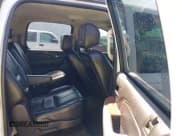 ✅ 2007 Chevrolet Suburban LT • VIN: 3GNFK16397G115382 • Lot: 42717724. Listed on IAAI with 263,508 mi. Free auction sales archive from the USA and detailed vehicle history report at DreamBid. Image 8.