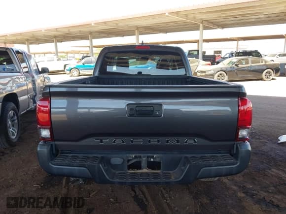 ✅ 2021 Toyota Tacoma SR • VIN: 3TYRX5GN8MT006430 • Lot: 43588076. Wystawiony na IAAI z przebiegiem 80 995 mil. Bezpłatny archiwum sprzedaży aukcyjnych z USA i szczegółowy raport historii pojazdu na DreamBid. Zdjęcie 16.