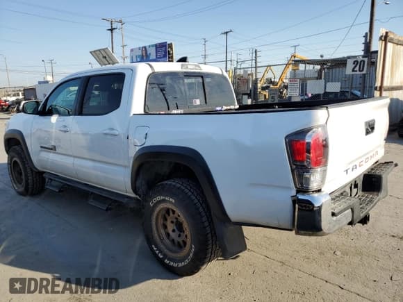 ✅ 2023 Toyota Tacoma SR • VIN: 3TMCZ5ANXPM598065 • Lot: 74836694. Wystawiony na Copart z przebiegiem 46 527 mil. Bezpłatny archiwum sprzedaży aukcyjnych z USA i szczegółowy raport historii pojazdu na DreamBid. Zdjęcie 2.