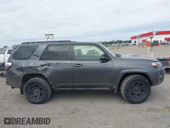 ✅ 2022 Toyota 4Runner TRD Off Road Premium • VIN: JTERU5JR8N6081416 • Лот: 43394140. Опубликован ранее на IAAI с пробегом 72 482 миль. Бесплатный доступ к архиву аукционных продаж из США и подробный отчёт об истории автомобиля на DreamBid. Изображение 13.