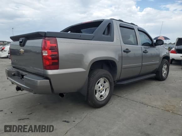 ✅ 2008 Chevrolet Avalanche 2LT • VIN: 3GNEC12J18G299666 • Lot: 87299215. Wystawiony na Copart z przebiegiem 125 189 mil. Bezpłatny archiwum sprzedaży aukcyjnych z USA i szczegółowy raport historii pojazdu na DreamBid. Zdjęcie 3.