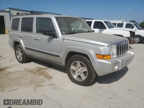 ✅ 2009 Jeep Commander Sport • VIN: 1J8HG48K19C517601 • Lot: 69513025. Listed on Copart with 179,843 mi. Free auction sales archive from the USA and detailed vehicle history report at DreamBid. Image 4.