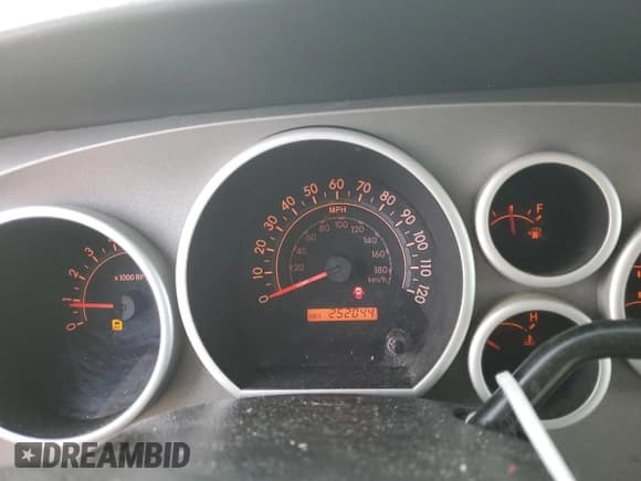 ✅ 2010 Toyota Tundra • VIN: 5TFLU5F10AX024144 • Lot: 43764005. Listed on Copart with 252,044 mi. Free auction sales archive from the USA and detailed vehicle history report at DreamBid. Image 9.