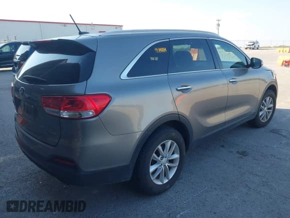 ✅ 2017 Kia Sorento LX • VIN: 5XYPGDA34HG246114 • Лот: 43372035. Опубликован ранее на IAAI с пробегом 95 340 миль. Бесплатный доступ к архиву аукционных продаж из США и подробный отчёт об истории автомобиля на DreamBid. Изображение 4.