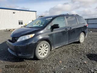 ✅ 2013 Toyota Sienna LE • VIN: 5TDJK3DC8DS053519 • Lot: 86544555. Listed on Copart with 214,498 mi. Free auction sales archive from the USA and detailed vehicle history report at DreamBid. Image 1.