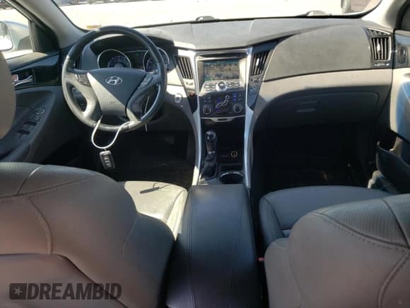 ✅ 2011 Hyundai Sonata SE • VIN: 5NPEC4AC2BH116092 • Lot: 66282124. Listed on Copart with 171,545 mi. Free auction sales archive from the USA and detailed vehicle history report at DreamBid. Image 8.