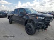 ✅ 2021 Chevrolet Silverado 1500 LT Trail Boss • VIN: 1GCPYFED6MZ160794 • Lot: 78429924. Wystawiony na Copart z przebiegiem 69 393 mil. Bezpłatny archiwum sprzedaży aukcyjnych z USA i szczegółowy raport historii pojazdu na DreamBid. Zdjęcie 4.