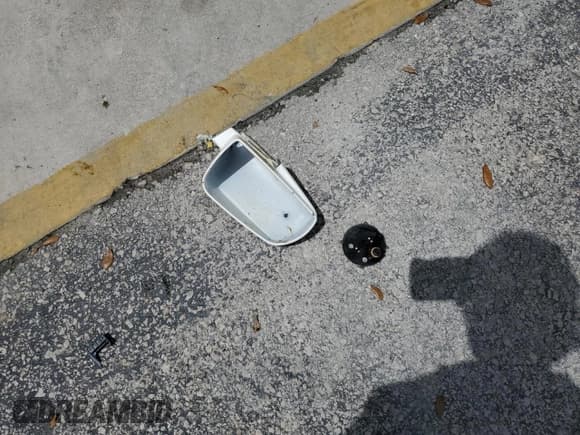 ✅ 2009 Cadillac STS RWD • VIN: 1G6DW67VX90160875 • Лот: 59582275. Опубликован ранее на Copart с пробегом 125 883 миль. Бесплатный доступ к архиву аукционных продаж из США и подробный отчёт об истории автомобиля на DreamBid. Изображение 12.