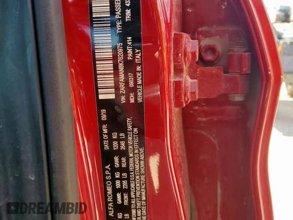 ✅ 2019 Alfa Romeo Giulia • VIN: ZARFAMAN8K7620975 • Lot: 70227955. Wystawiony na Copart z przebiegiem 52 853 mil. Bezpłatny archiwum sprzedaży aukcyjnych z USA i szczegółowy raport historii pojazdu na DreamBid. Zdjęcie 12.