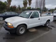 ✅ 2003 Chevrolet S-10 Work Truck • VIN: 1GCCS14X038195110 • Лот: 41916855. Опубликован ранее на IAAI с пробегом 292 349 миль. Бесплатный доступ к архиву аукционных продаж из США и подробный отчёт об истории автомобиля на DreamBid. Изображение 2.
